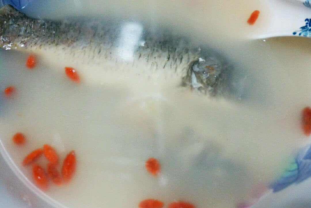 鲫鱼汤的功效与作用有哪些？鲫鱼的营养价值