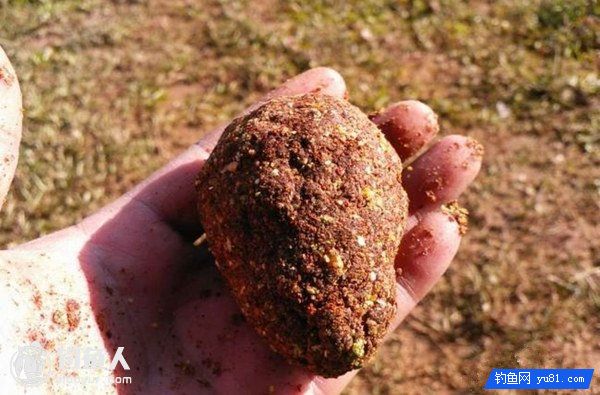 江河湖库野钓自用的爆炸钩蚯蚓饵制作