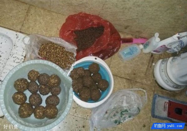 高手经验之自制一款钓草鱼的特色饵料