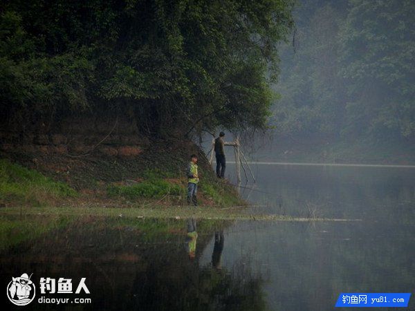 珠珠逗钓大鱼法与牛粪窝饵的制作